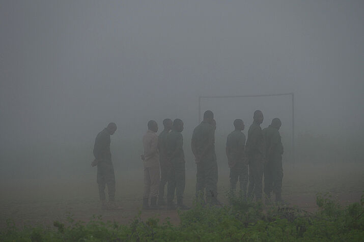 National park rangers in Ghana - foggy weather (C) Jan-Niklas Janoth