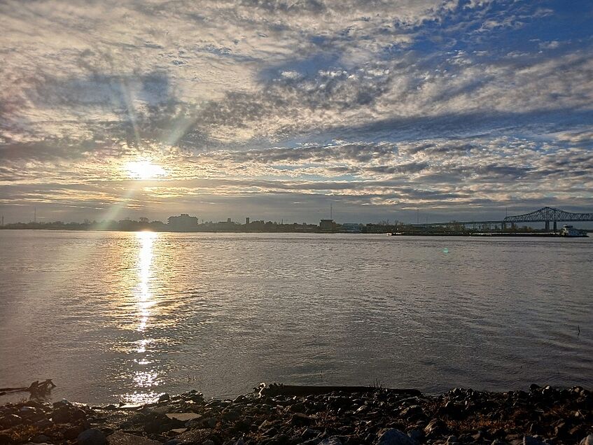 Clouds over the Mississippi River during the American Meteorological Society Annual Meeting in January 2025. Photo: Sylvia Sullivan