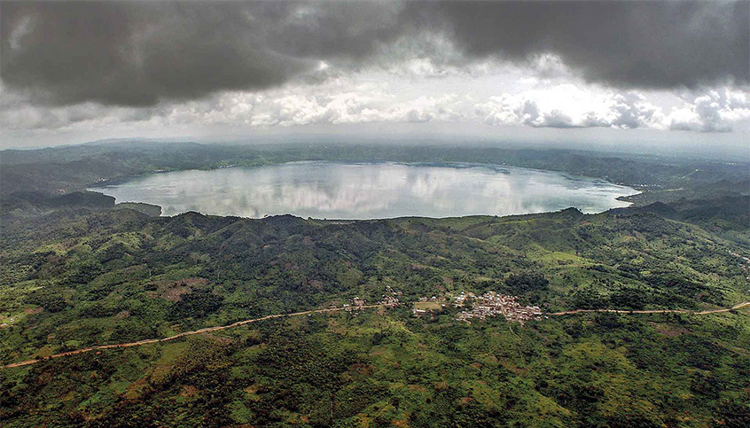 Lake Bosumtwi Impact Crater_C_Christian Köberl