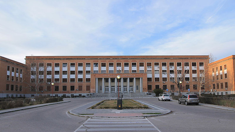 Universidad Complutense de Madrid, Spain (Faculty of Pharmacy). Photo: Luis García on Wikimedia Commons, CC 3.0